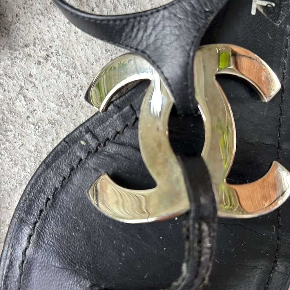 Chanel logo plaque flats